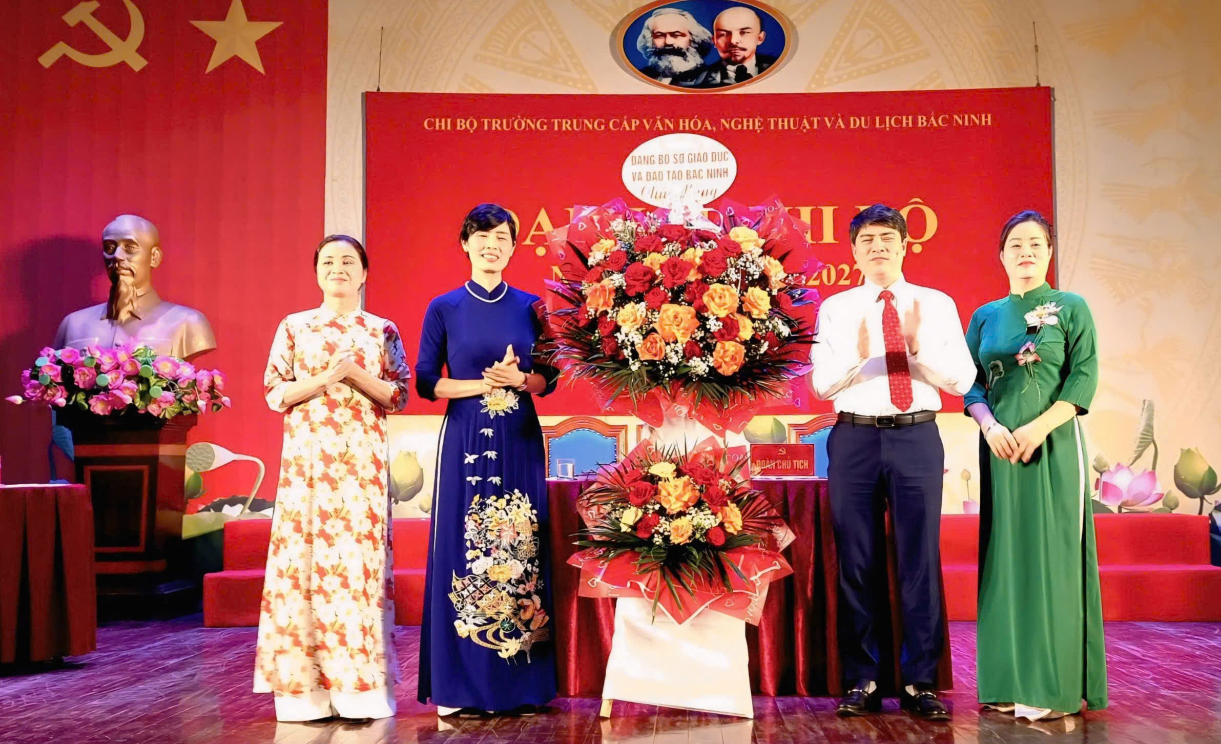 Đại hội Chi bộ Trường Trung cấp Văn hoá, Nghệ thuật và Du lịch Bắc Ninh nhiệm kỳ 2025 - 2027 thành công tốt đẹp