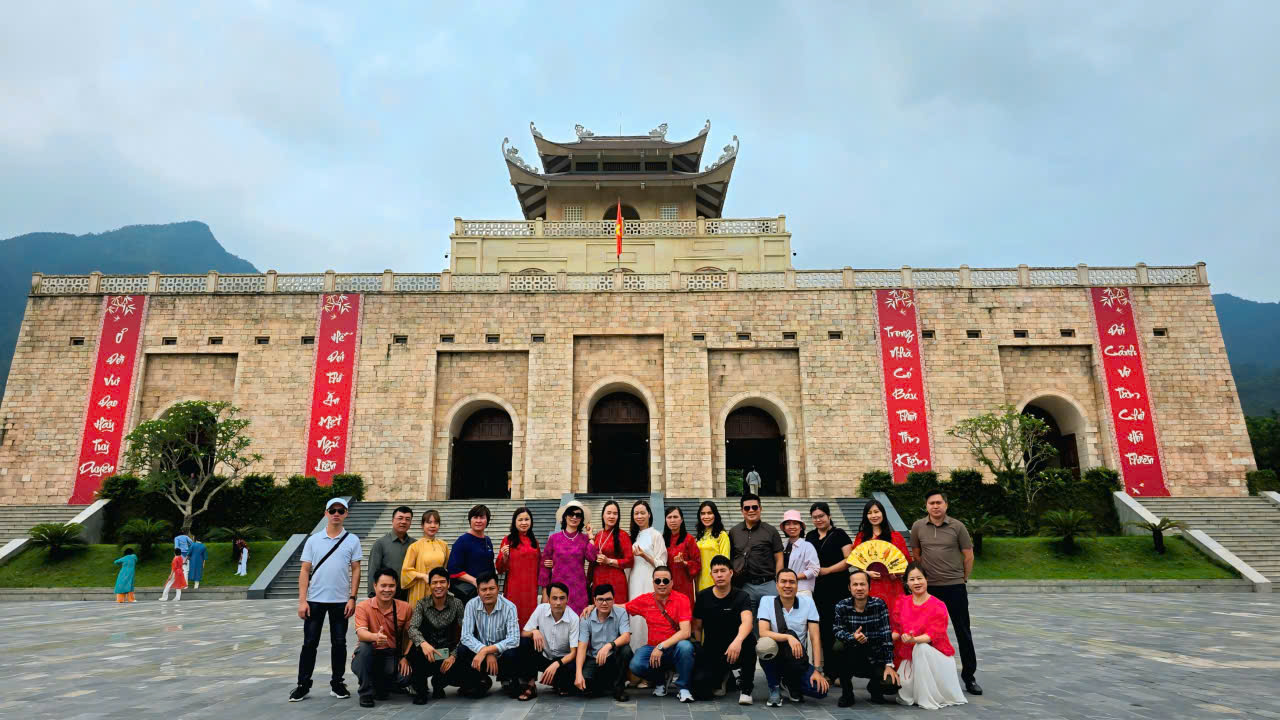 Tham quan, học tập ngoại khoá tại khu du lịch tâm linh Tây Yên Tử